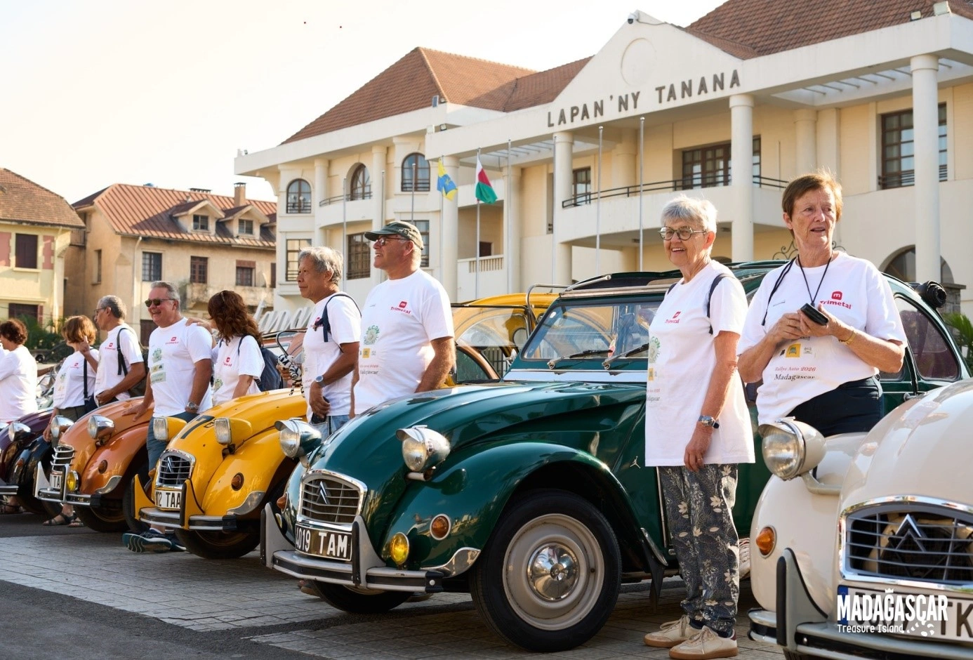 Antananarivo se découvre autrement..en 2CV