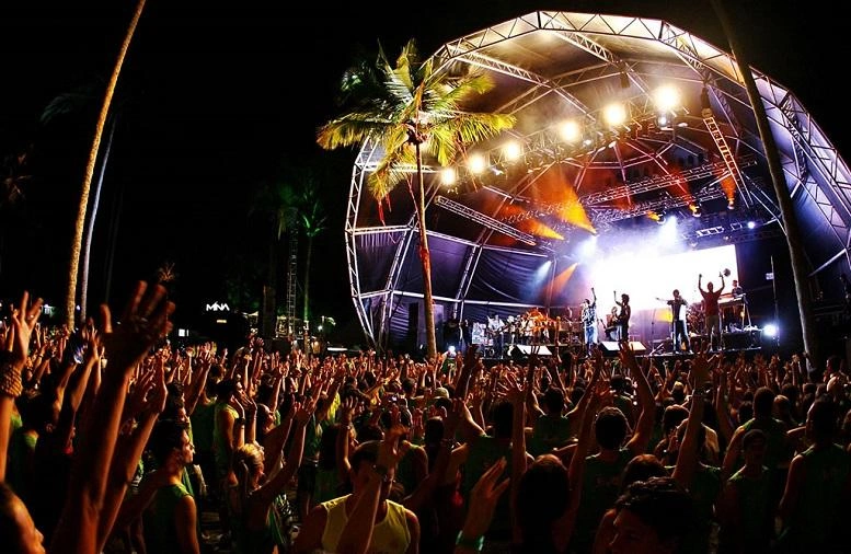 Island Vibes Festival — Gadona sy kolontsaina avy amin'ny Ranomasimbe Indianina